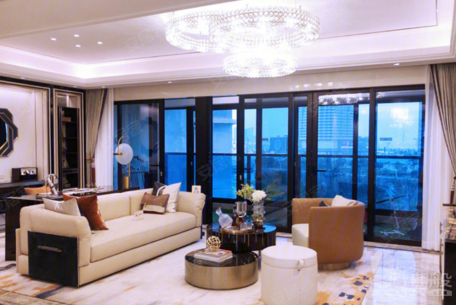 华发广场二期横琴湾-珠海，首期5万(减)，香港银行按揭现楼发售，香港银行按揭，最新价单